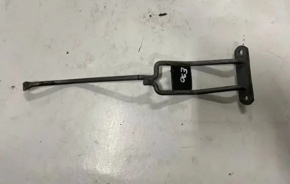 BMW 3 E90 E91 Radiator support slam panel bracket 51647116693