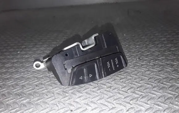 Volkswagen PASSAT B5.5 Steering wheel buttons/switches 