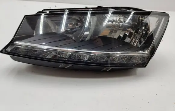 Skoda Fabia Mk3 (NJ) Headlight/headlamp 6V1941015D