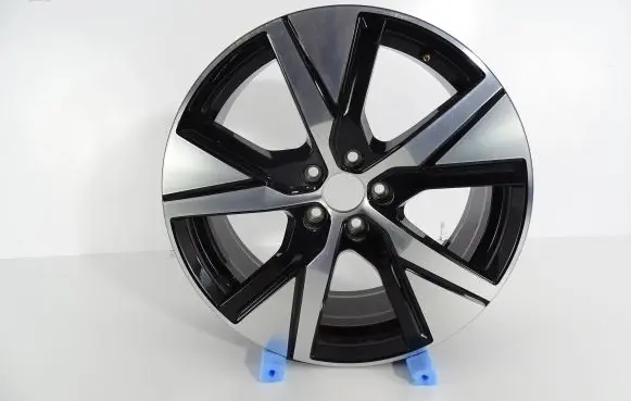 Volvo XC40 Original wheel cap 32243375