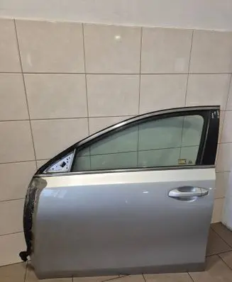 KIA Ceed Front door 