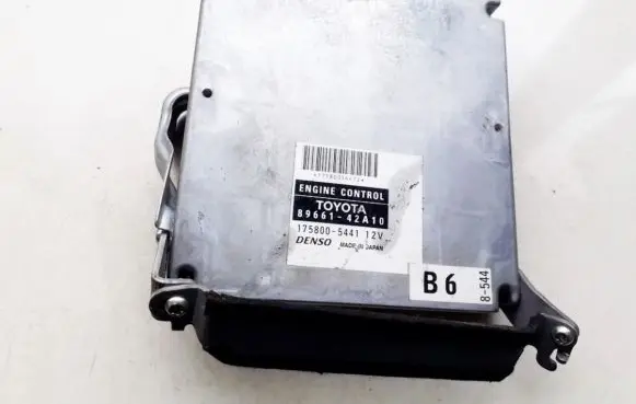 Toyota RAV 4 (XA20) Engine control unit/module 8966142A10 89661-42A10