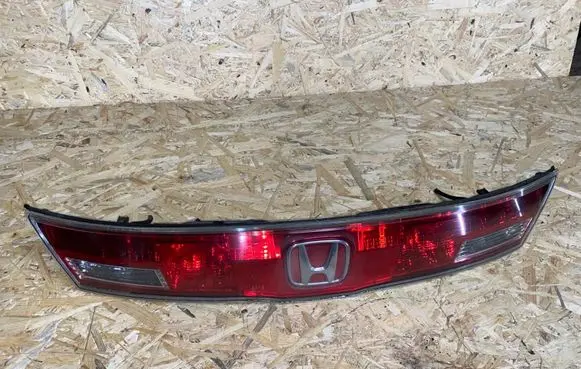 Tailgate rear/tail lights