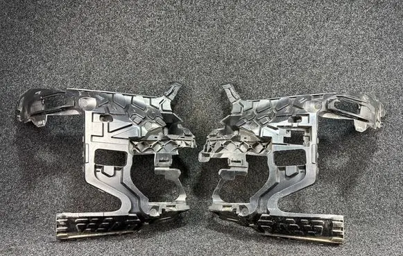 BMW X6 G06 Fog light bracket 8085665 8085666