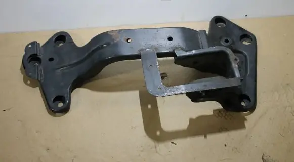 BMW X5 E53 Gearbox mounting bracket 1096727