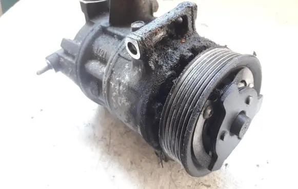 Volkswagen Golf V Air conditioning (A/C) compressor (pump) 5N0820803