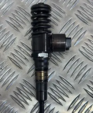 Audi A4 S4 B7 8E 8H Fuel injector 03G130073G 0414720404
