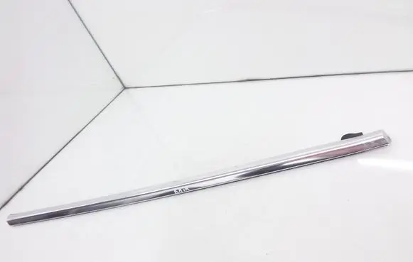 Mercedes-Benz E A207 Rear door glass trim molding 11800356