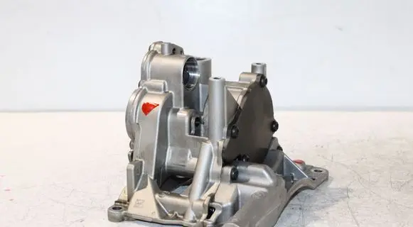 BMW 5 F10 F11 Oil pump 7823009