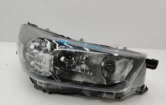 Toyota Hilux VIII Headlight/headlamp 811100KK60