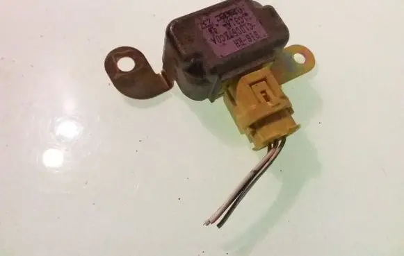 Mazda Premacy Airbag deployment crash/impact sensor C10057KC0A