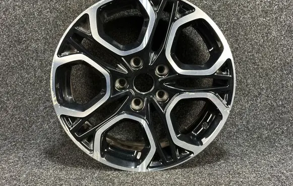 Suzuki Grand Vitara II R17 alloy rim SD24W8