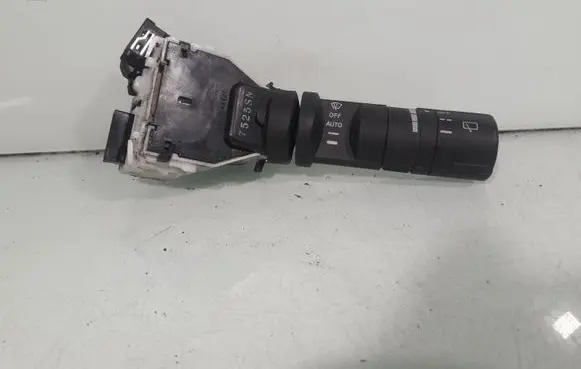 Nissan Qashqai Wiper control stalk 7525SN