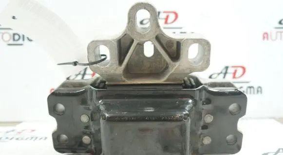 Skoda Yeti (5L) Engine mount bracket 1K0199555