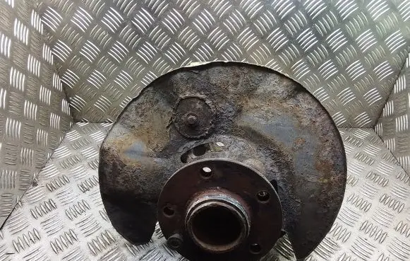 Volkswagen Multivan T5 Front wheel hub
