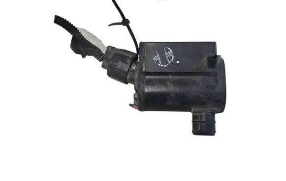 Hyundai i40 Windscreen/windshield washer pump 985102J000