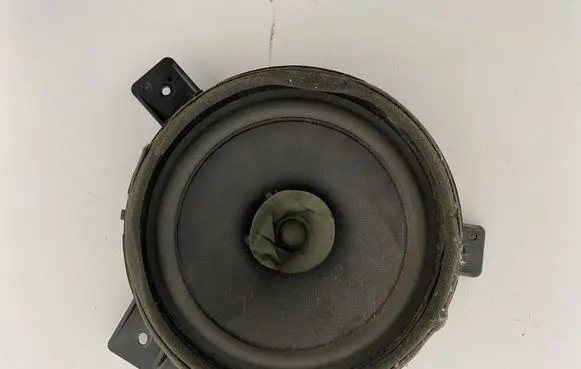 Mitsubishi Grandis Rear door speaker MR986443