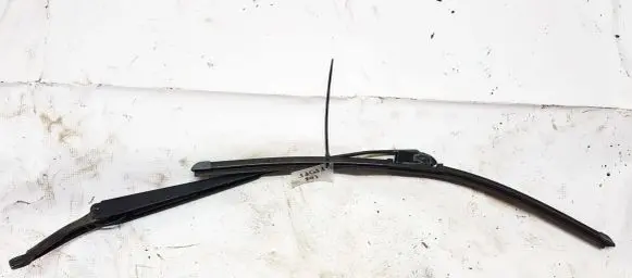 Volvo S80 Front wiper blade arm