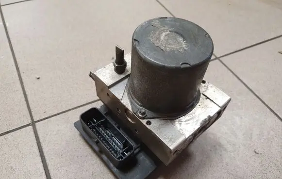 Mercedes-Benz E W212 ABS Pump A2124312012