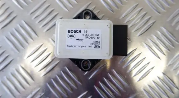 Land Rover Discovery 3 - LR3 ESP acceleration yaw rate sensor 0265005654 SRO500140