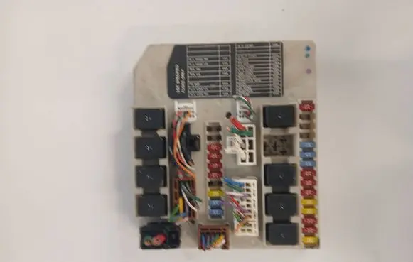 Nissan Micra Fuse module 284B7AX615