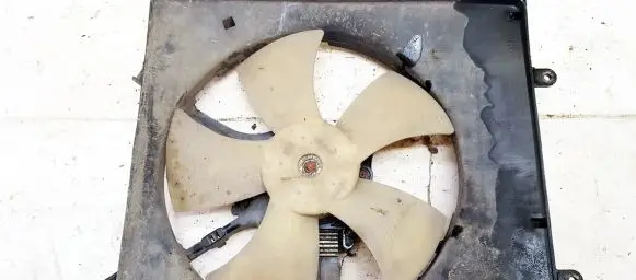 Radiator cooling fan shroud