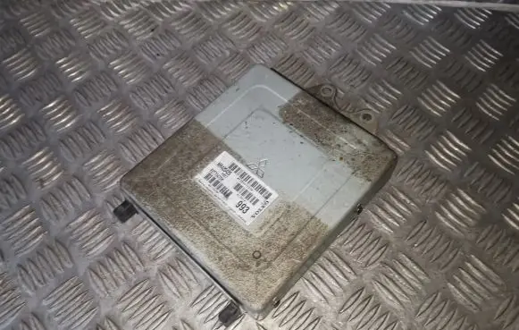 Volvo S40, V40 Engine control unit/module MR420429 E2T70476H 30887993