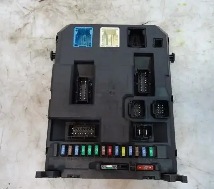Peugeot 207 CC Engine control unit/module 9666952280