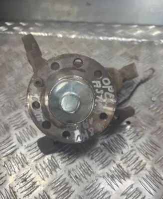 Opel Astra H Front wheel hub 