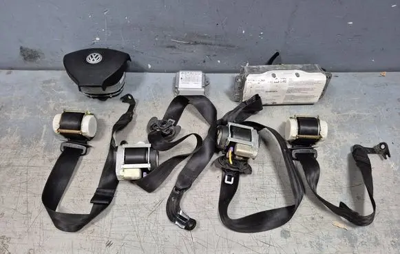 Volkswagen Golf Plus Airbag set with panel 
