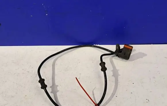 Mercedes-Benz E W212 ABS rear brake sensor A2129051001