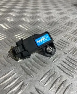 Mercedes-Benz E W211 Air pressure sensor 0281002437