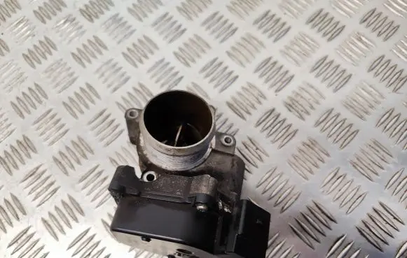 Volkswagen Golf VI Throttle valve 03G128063L