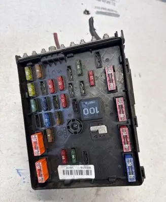 Volkswagen PASSAT B6 Fuse module 3C0937125 63592777