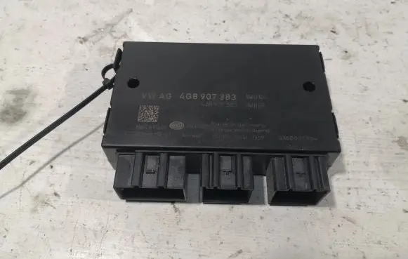 Audi A6 S6 C7 4G Tow bar trailer control unit/module 4G8907383