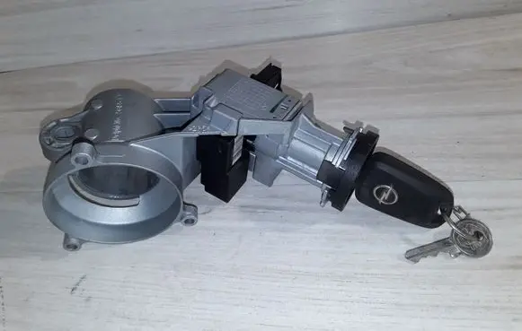 Opel Corsa D Ignition lock 56155E 55703083