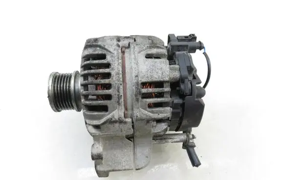 Volkswagen Polo IV 9N3 Generator/alternator 045903023D
