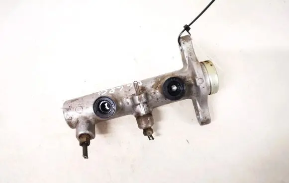 Nissan X-Trail T30 Master brake cylinder