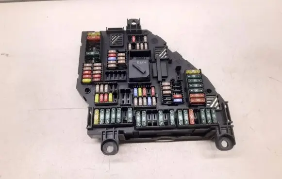BMW 5 F10 F11 Fuse module 9210857 00503539 117033452