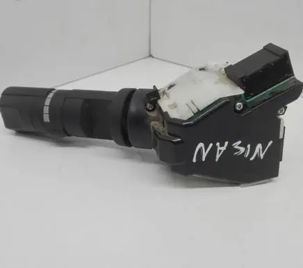 Nissan Navara Wiper control stalk 6Z13SN