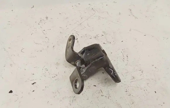 Toyota RAV 4 (XA30) Rear door upper hinge