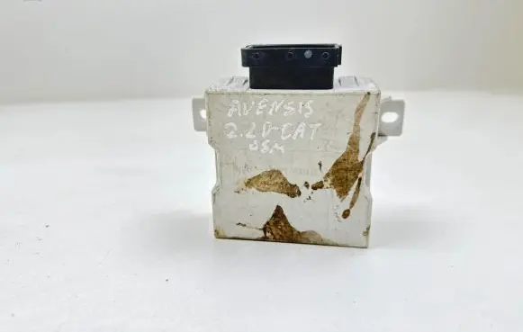 Toyota Avensis T250 Window wiper relay 150696