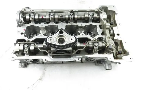 BMW 1 E81 E87 Engine head 7559172