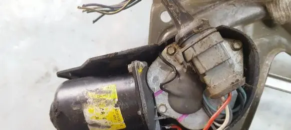 Renault Megane I Wiper motor