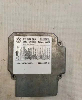 Volkswagen PASSAT B7 Airbag control unit/module 1T0909605 05H21S12