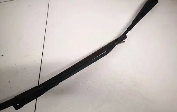 Mercedes-Benz A W169 Front wiper blade arm a1698202040