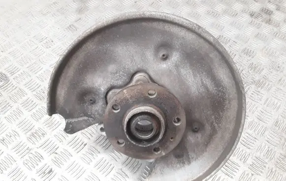 Rear wheel hub spindle/knuckle