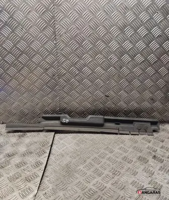 Audi Q5 SQ5 Intercooler air guide/duct channel 8r0121292b