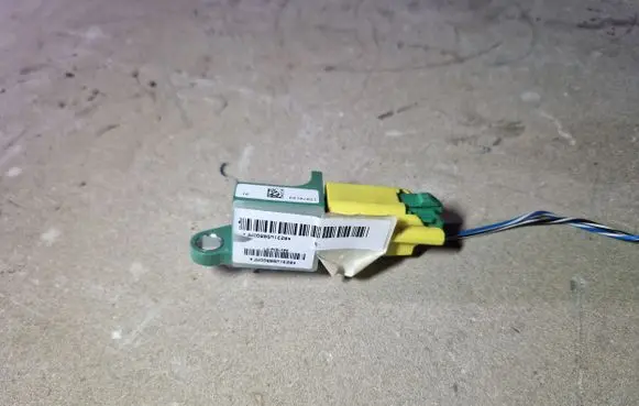 Volkswagen PASSAT B6 Airbag deployment crash/impact sensor 3C0909606