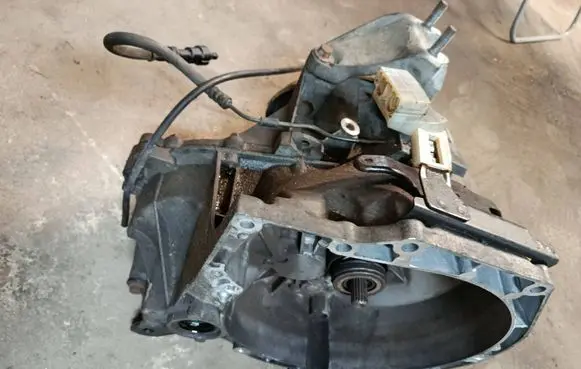 Ford Courier Manual 5 speed gearbox T6TA1